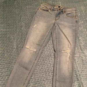 • NWOT Universal Thread Skinny Jeans •